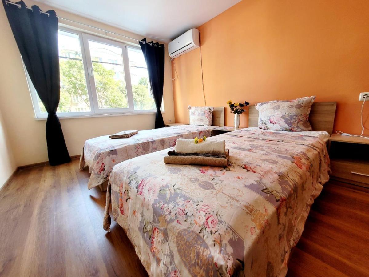 Roma Albergue Varna Exterior foto